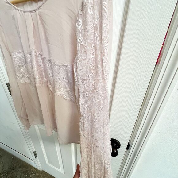 Kardashian KollectionSheer Lace Blouse in Light Pink - Picture 3 of 7
